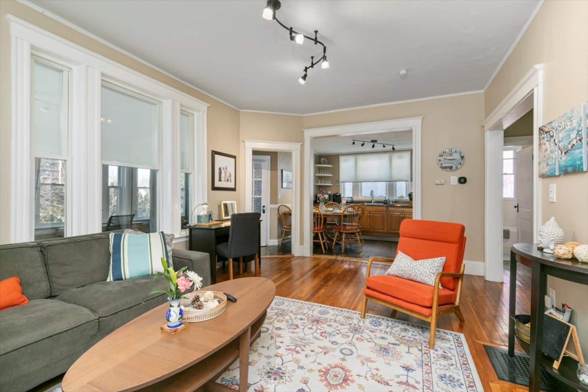 Next to Boston & Beach, King Beds, Free Parking+EV