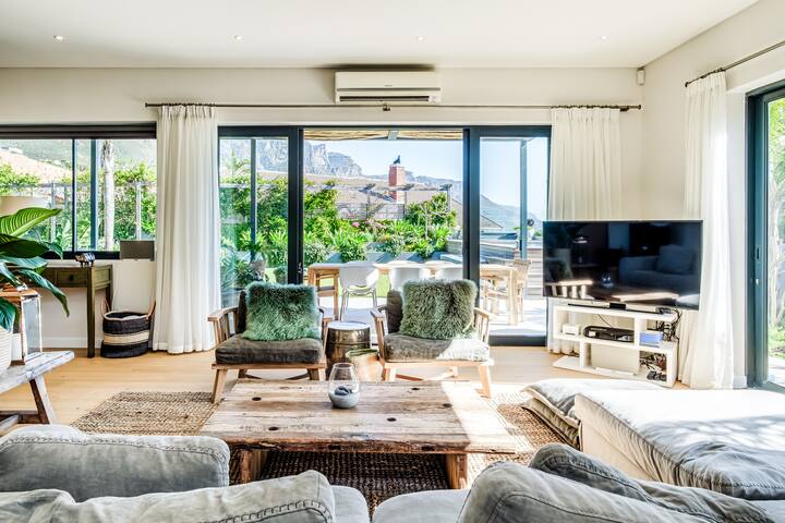 Camps Bay – Luxury family villa close to beach gallery image 4