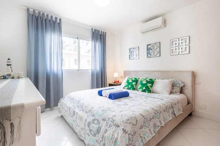 Experience the bright and stylish bedroom designed for optimal comfort, ensuring you get the best sleep possible!