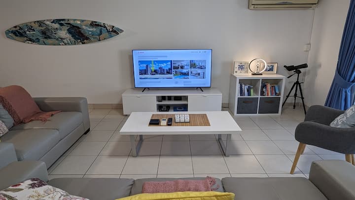 Dreamy Beach Family Getaway, Spacious, Resort Pool - Surfers Paradise