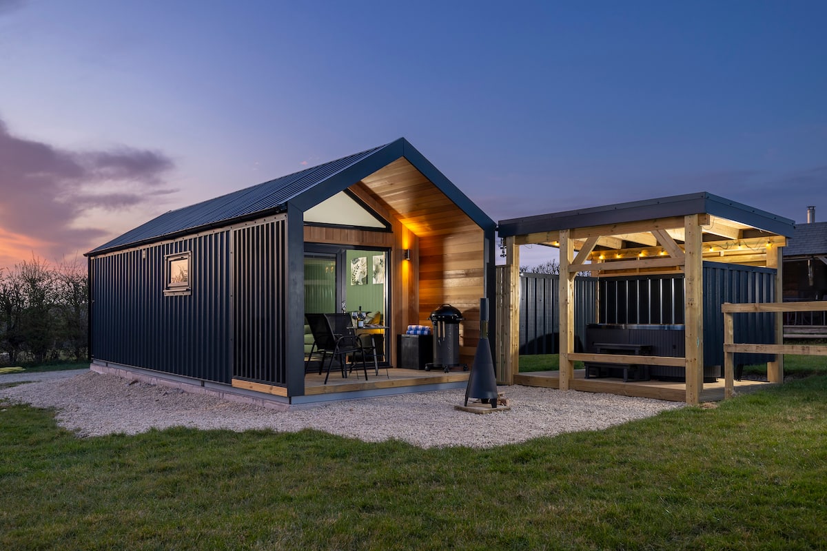 Little Country Houses - Finley’s Fort + hot tub — photo 1