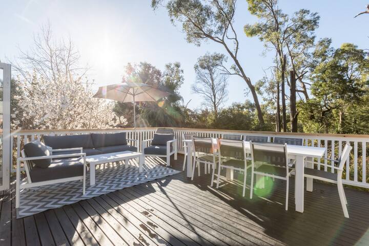 QUPI House – Large & Bright Yarra Valley Home gallery image 5