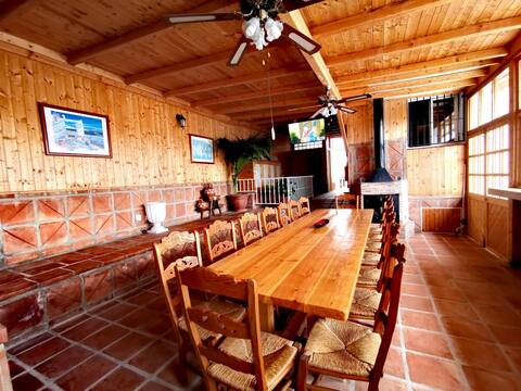 UNIQUE VILLA FOR FAMILY GROUPS, AND FRIENDS .