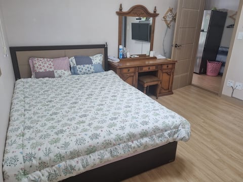 White House Pension. Odaesan Woljeongsa Entrance