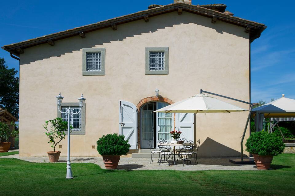 A restored Chianti villa between Florence and Siena, Barberino Tavarnelle, Tuscany, Italy, photo 1 of 10