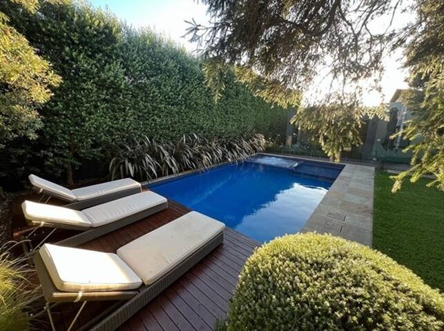 Luxury Canterbury Jetty Pool, Spa, Blairgowrie gallery image 3