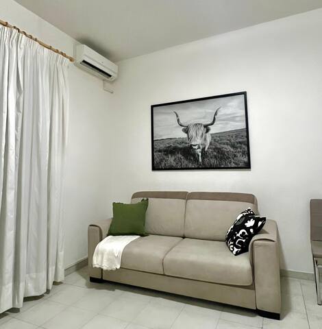 ‘The Bridge’ Central Naples Bound For Pompeii gallery image 4