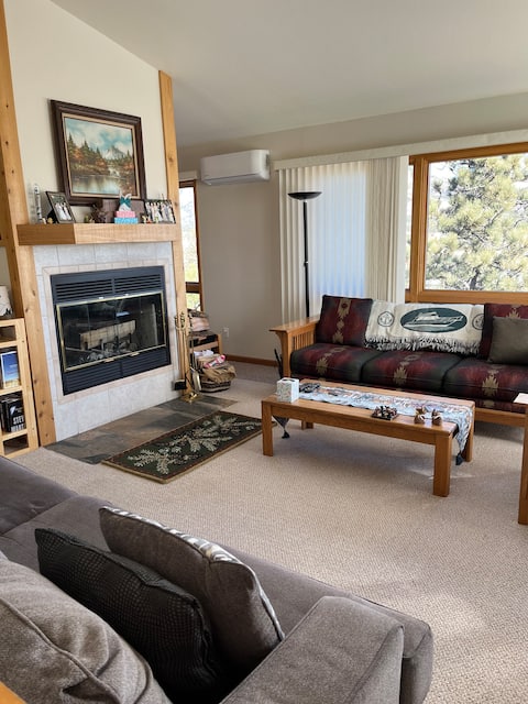 Top Airbnb: Mountain Escape with Panoramic Views-License #6025 in Fort Collins / Loveland