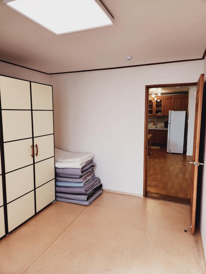 საძინებელი 1