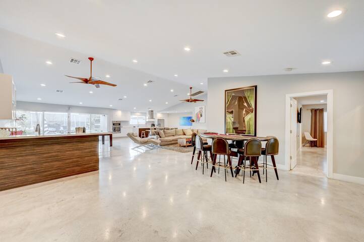 Pool | Spa | Life Size Chess | In/outdoor Games gallery image 4