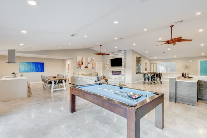 Pool | Spa | Life Size Chess | In/outdoor Games gallery image 2