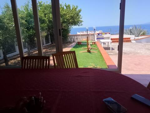 Fantastic sea view with large terrace and garden