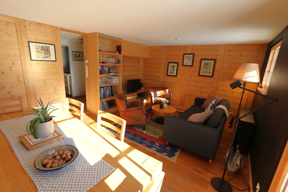 Successful Airbnb property: Change your environment: offer you a forest bath in Gryon