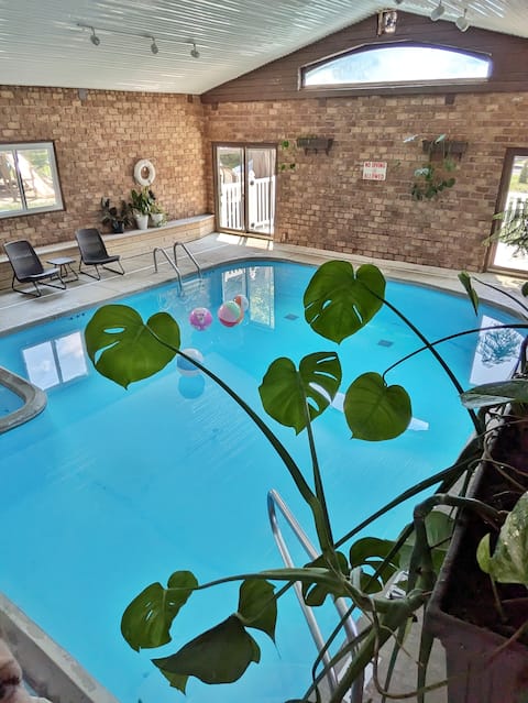 FamilyFUN Sleep70. 18units/22bath,Pool,Pickleball