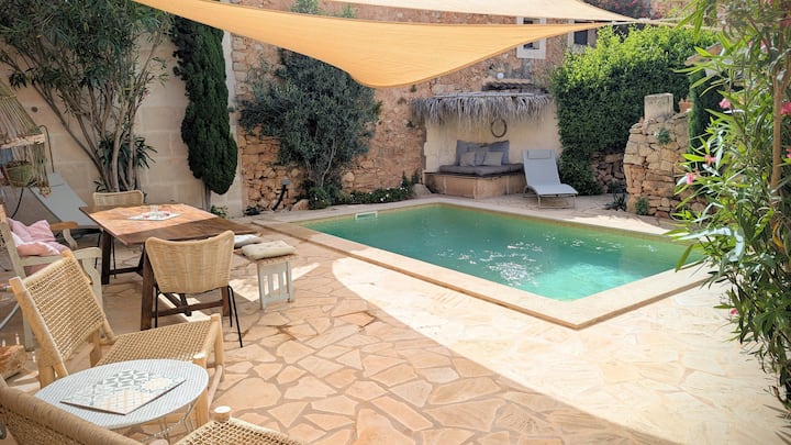 Enchanting Casa Luna de Miel with Pool - Houses for Rent in Es