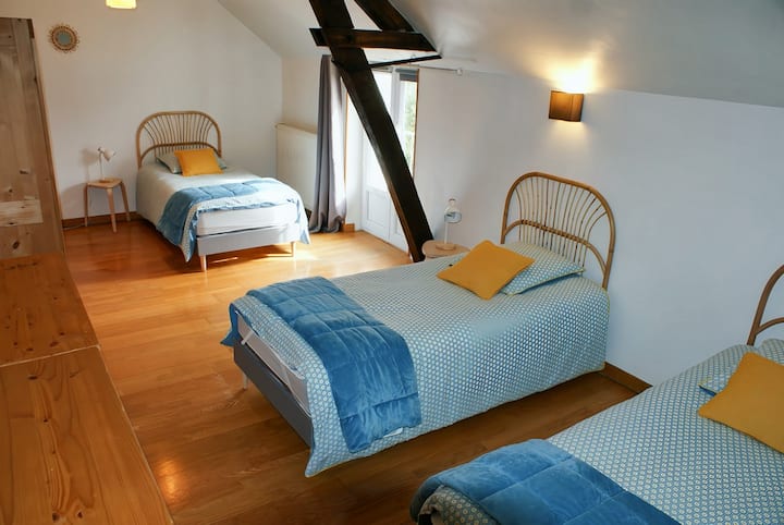 Standardni raspored Spavaća soba 6, tri kreveta za jednu osobu širine 90 cm