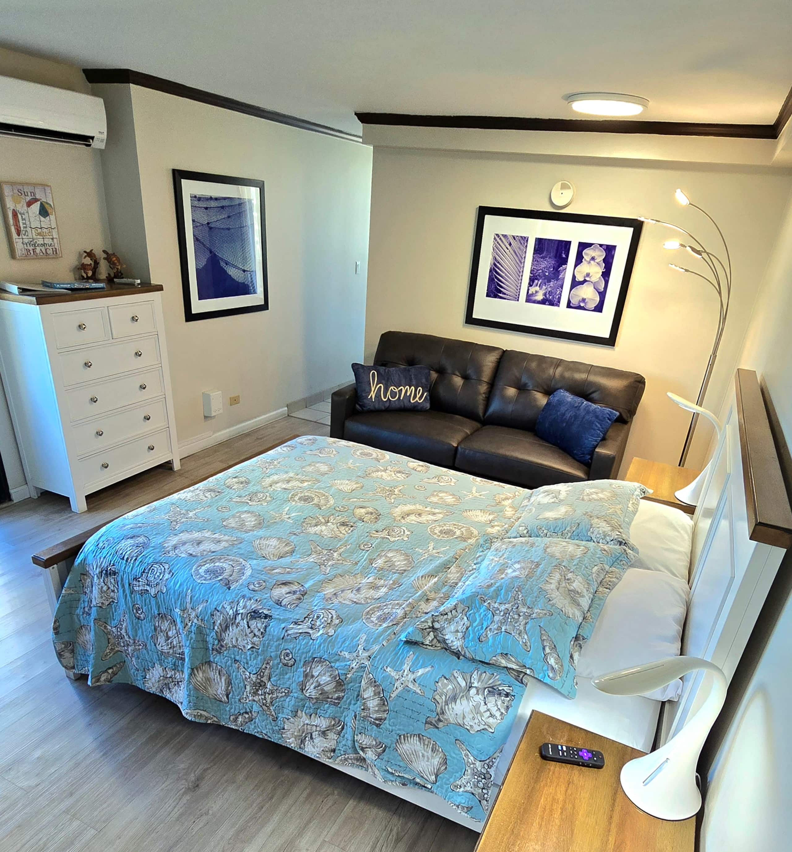 Condo in Honolulu · ★4.8 · Studio · 1 bed · 1 bath - Image 13