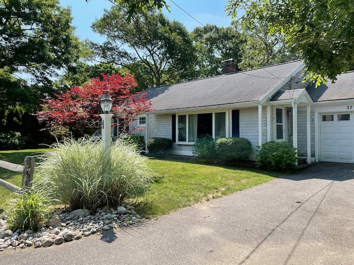 Falmouth - Walk To Beach, Walking Path, Close To Downtown, Private Yard - Capo Cod, MA