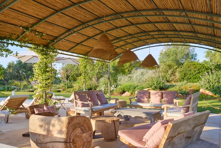 Trullo Sessana, Large pool with auto safety cover gallery image 5