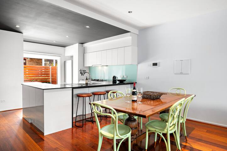 Loft-style townhouse in old hat factory gallery image 4