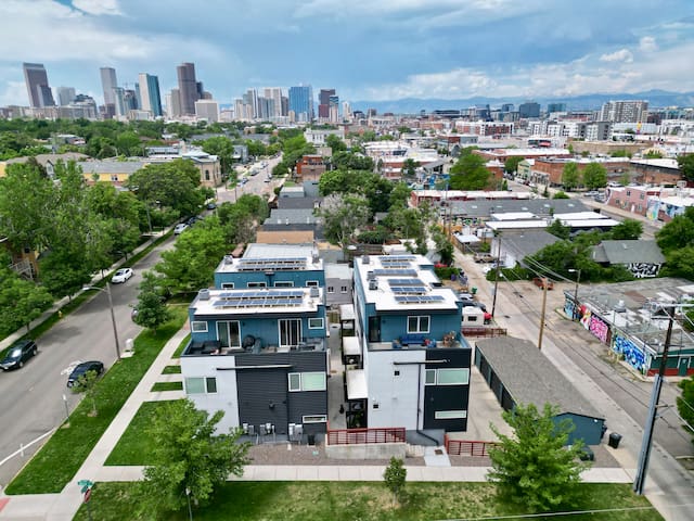 Luxury RiNo Townhome-Art District Gem-w/pvt garage