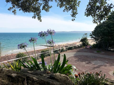 Cosy Coastal Retreat, Bournemouth beach short walk