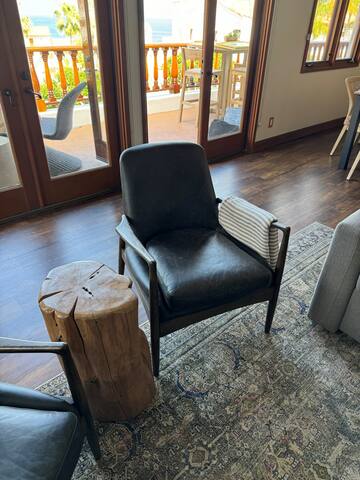 Stunning Hamilton Cove Condo with 6 Seat Golf Cart gallery image 5