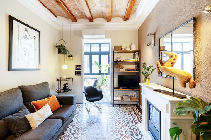 Central & design Gem, Sunny gallery & 2 balconies