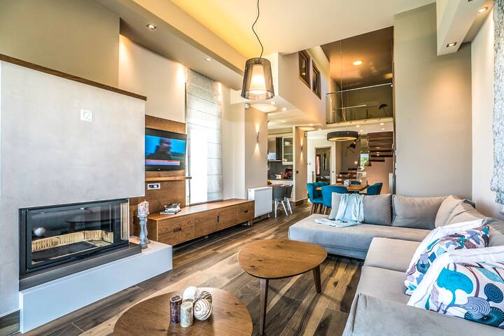 3′ to Beach/8 Bedrooms/ 2 Pools/ Game Rooms / Gym gallery image 4