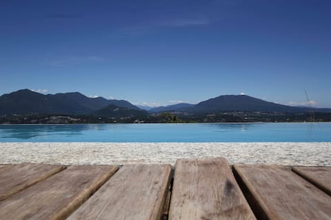 Apartment with Swimming Pool in front of the Hermitage of Santa Caterina