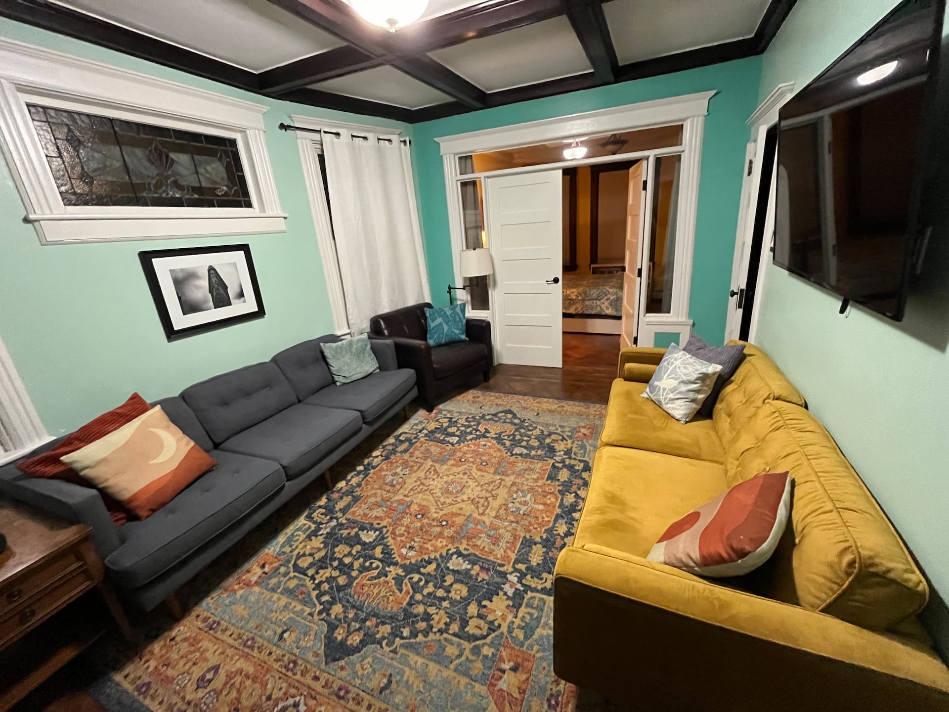 Chic Family Home-Quick Ride to NYC & Opt 4th Rm! — photo 2