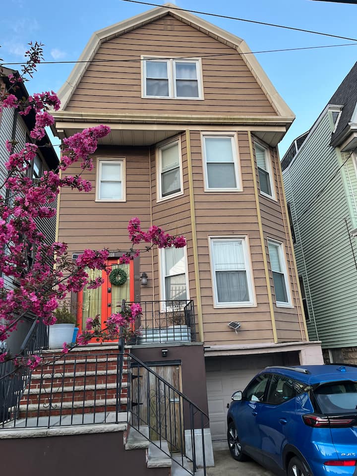 Chic Family Home-quick Ride To Nyc & Opt 4th Rm! - Jersey City, NJ
