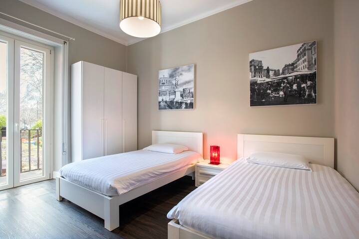 Central Rome Family Haven with balcony! – Interno1 gallery image 4