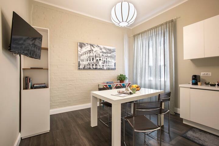Central Rome Family Haven with balcony! – Interno1