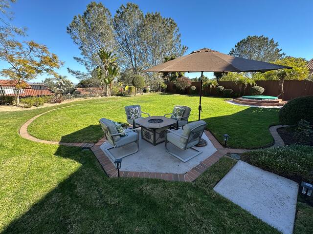 5 mins to Del Mar beach & races!