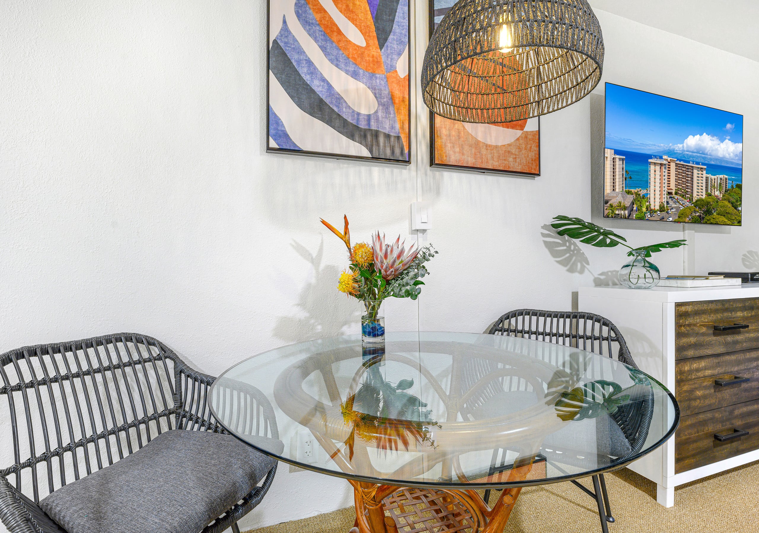 Condo in Lahaina · ★4.93 · Studio · 2 beds · 1 bath - Image 8