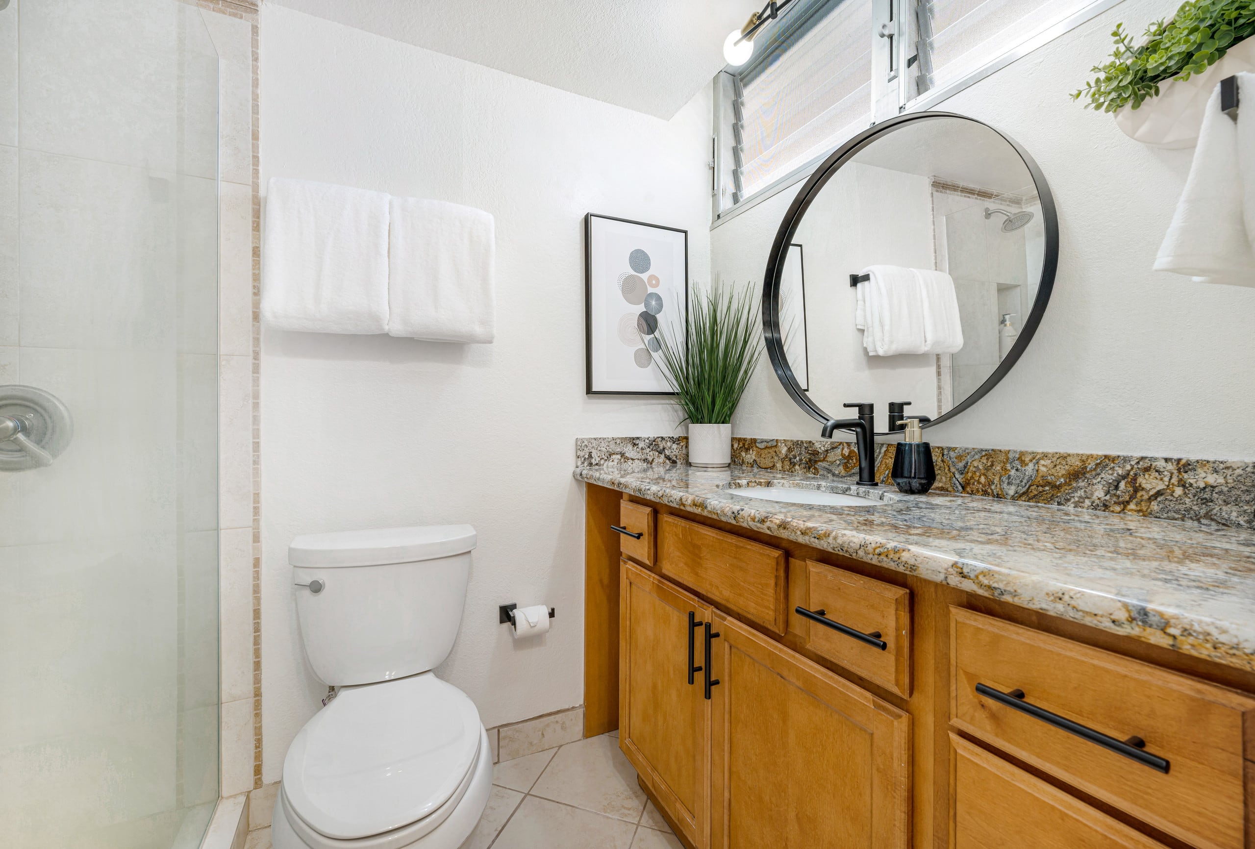 Condo in Lahaina · ★4.93 · Studio · 2 beds · 1 bath - Image 10