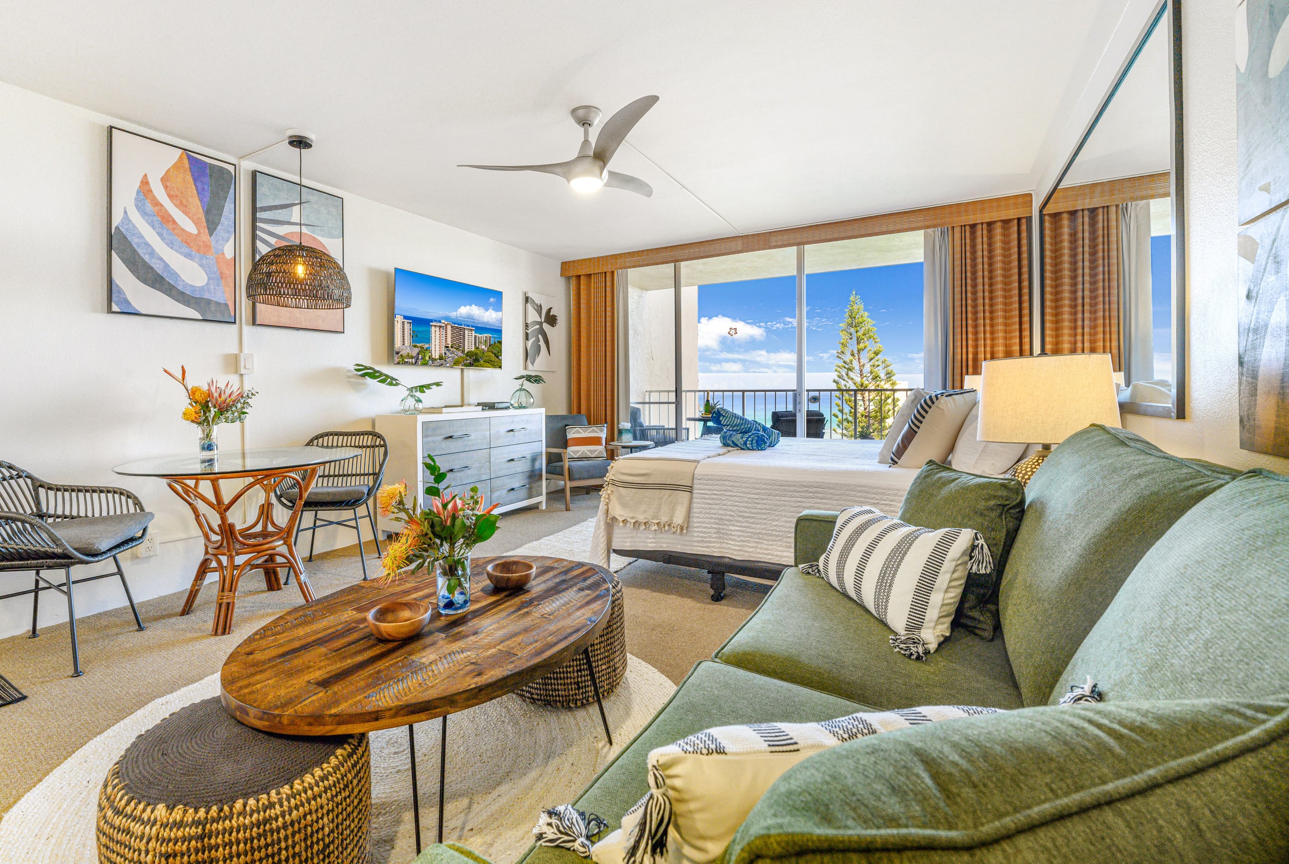 Condo in Lahaina · ★4.93 · Studio · 2 beds · 1 bath - Image 4