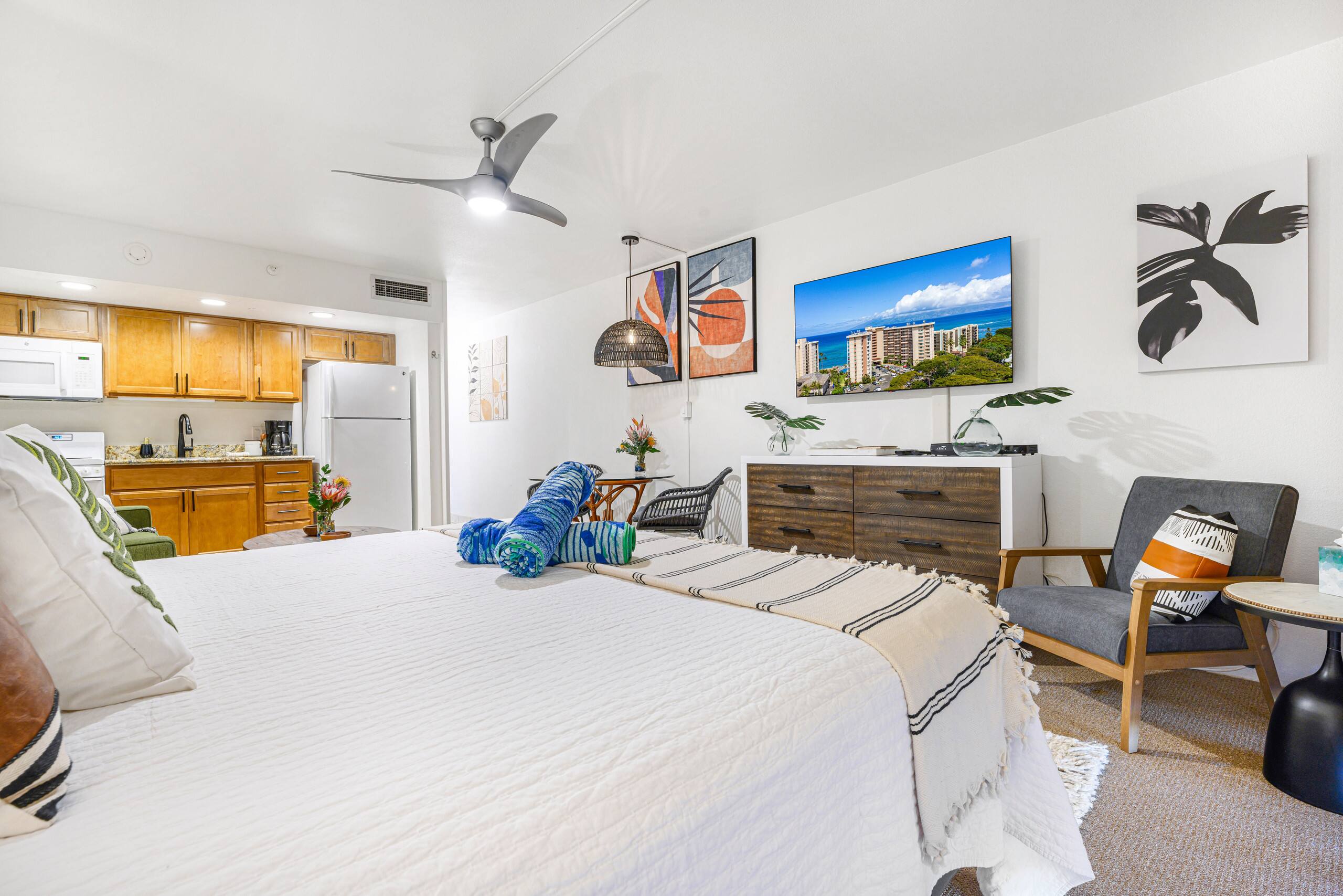 Condo in Lahaina · ★4.93 · Studio · 2 beds · 1 bath - Image 47