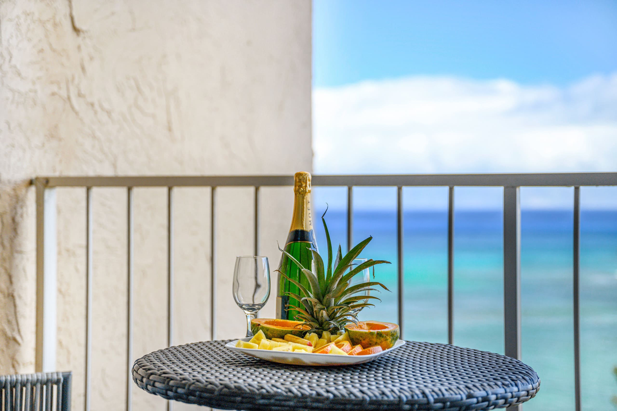 Condo in Lahaina · ★4.93 · Studio · 2 beds · 1 bath - Image 18
