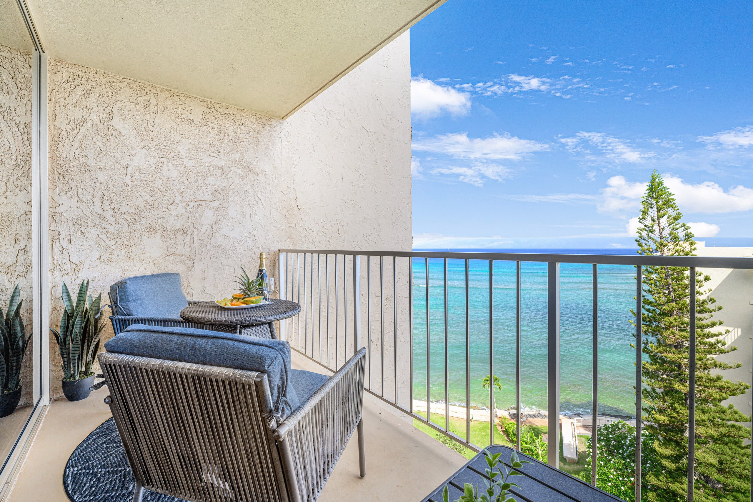 Condo in Lahaina · ★4.93 · Studio · 2 beds · 1 bath - Image 15