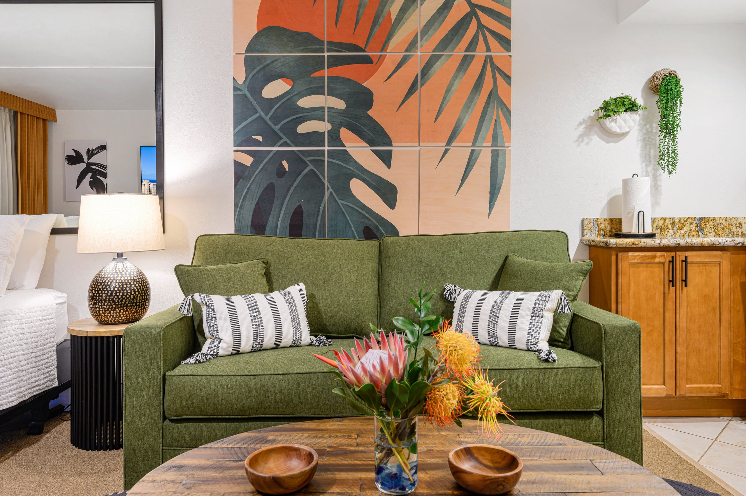 Condo in Lahaina · ★4.93 · Studio · 2 beds · 1 bath - Image 2