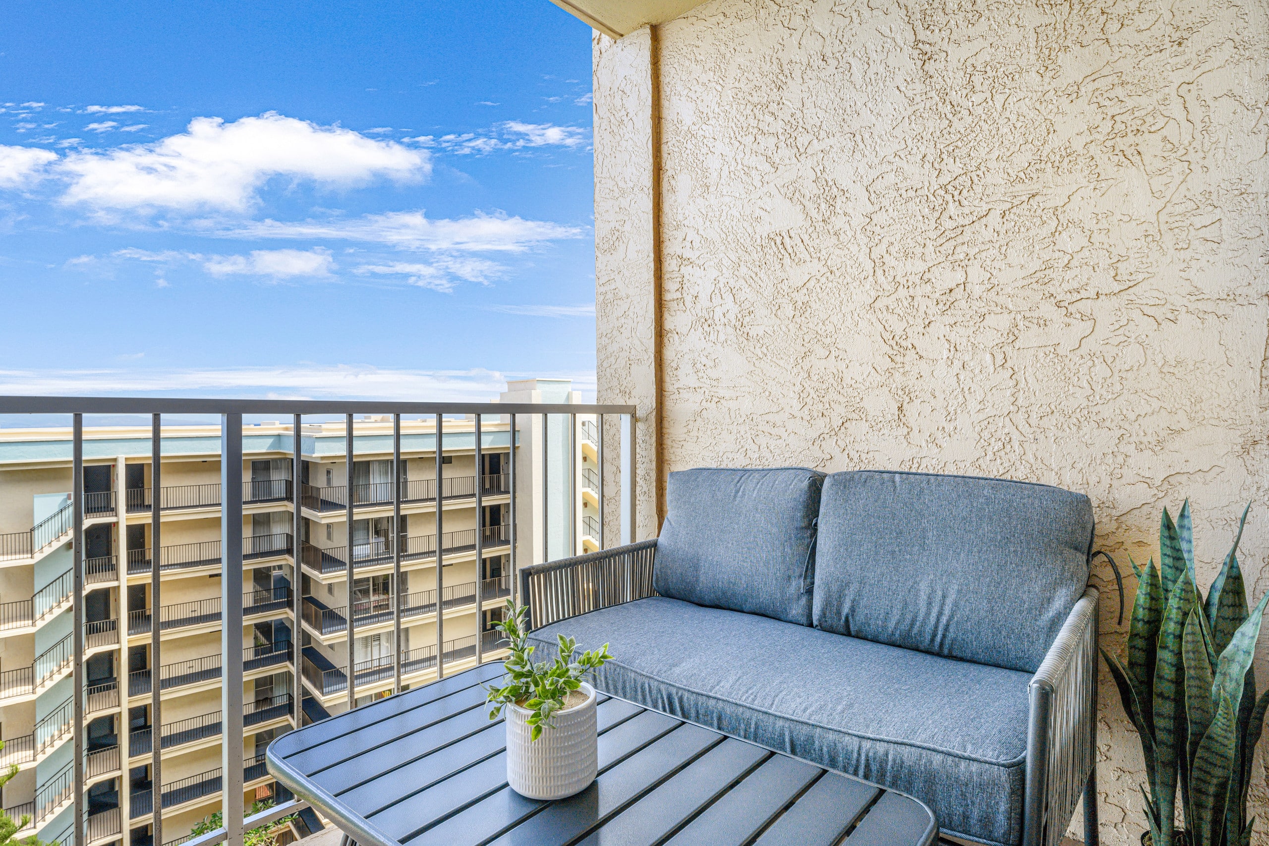 Condo in Lahaina · ★4.93 · Studio · 2 beds · 1 bath - Image 19