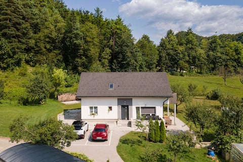 Fully Equipped Apartment With Balcony and Terrace