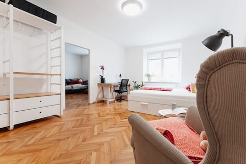Huge Apartment 15 min Walk from Centrum