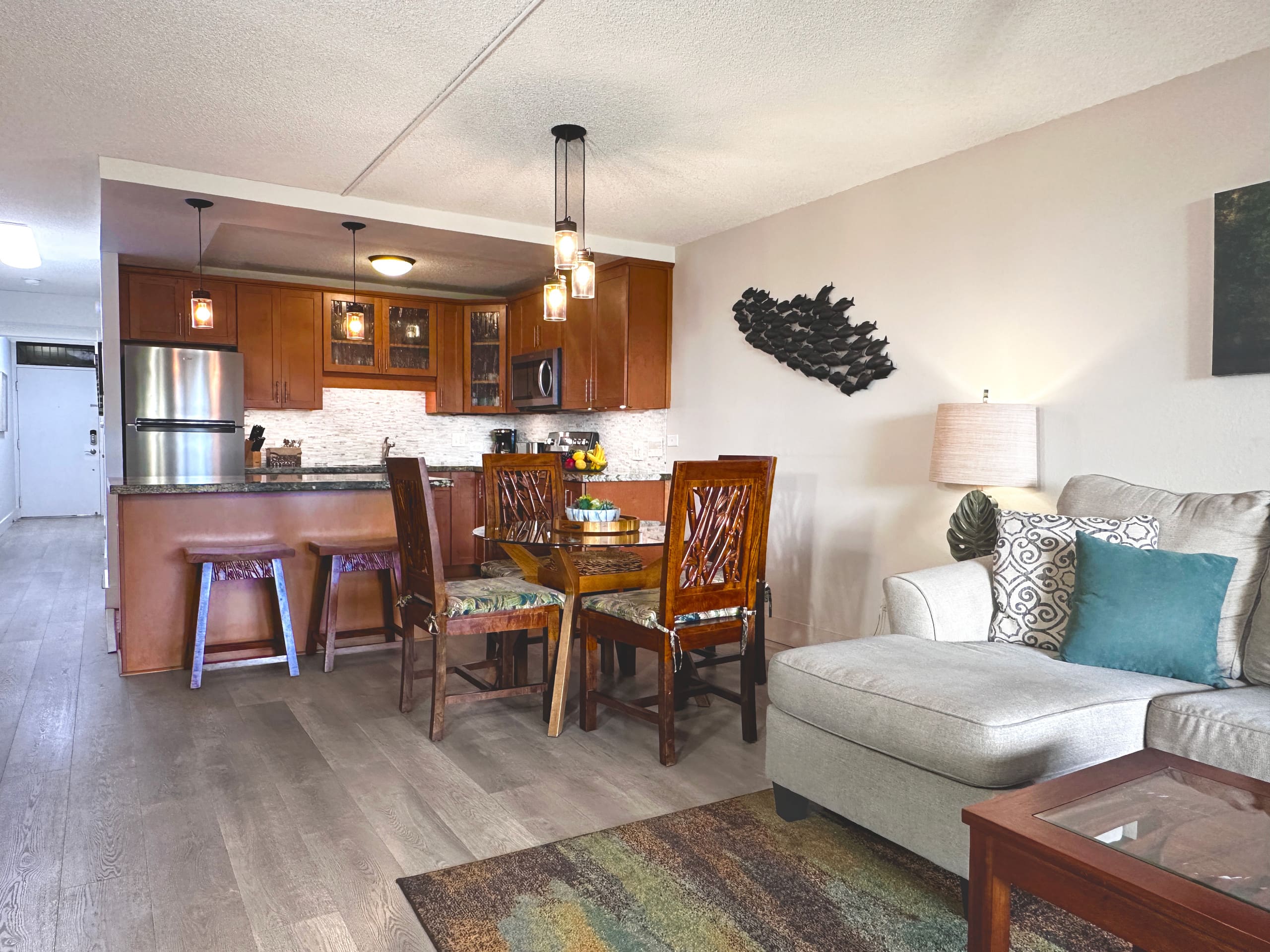 Last Minute Incredible Deal Fully Renovated 1b/2ba - Image 6