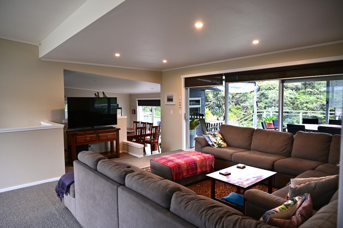 Top performing Airbnb: Langs Beach House in Waipū
