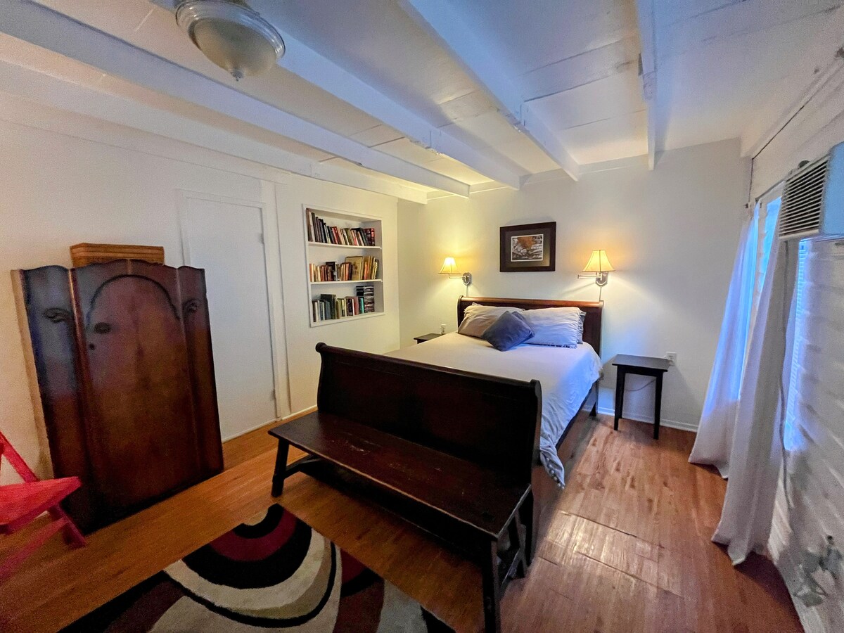 South Congress Apartment