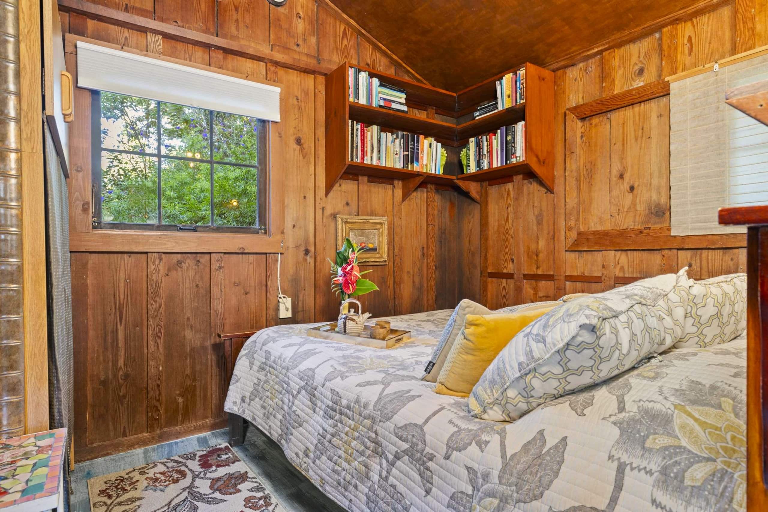 Cabin in Volcano · ★4.82 · 1 bedroom · 1 bed · 1 bath - Image 4