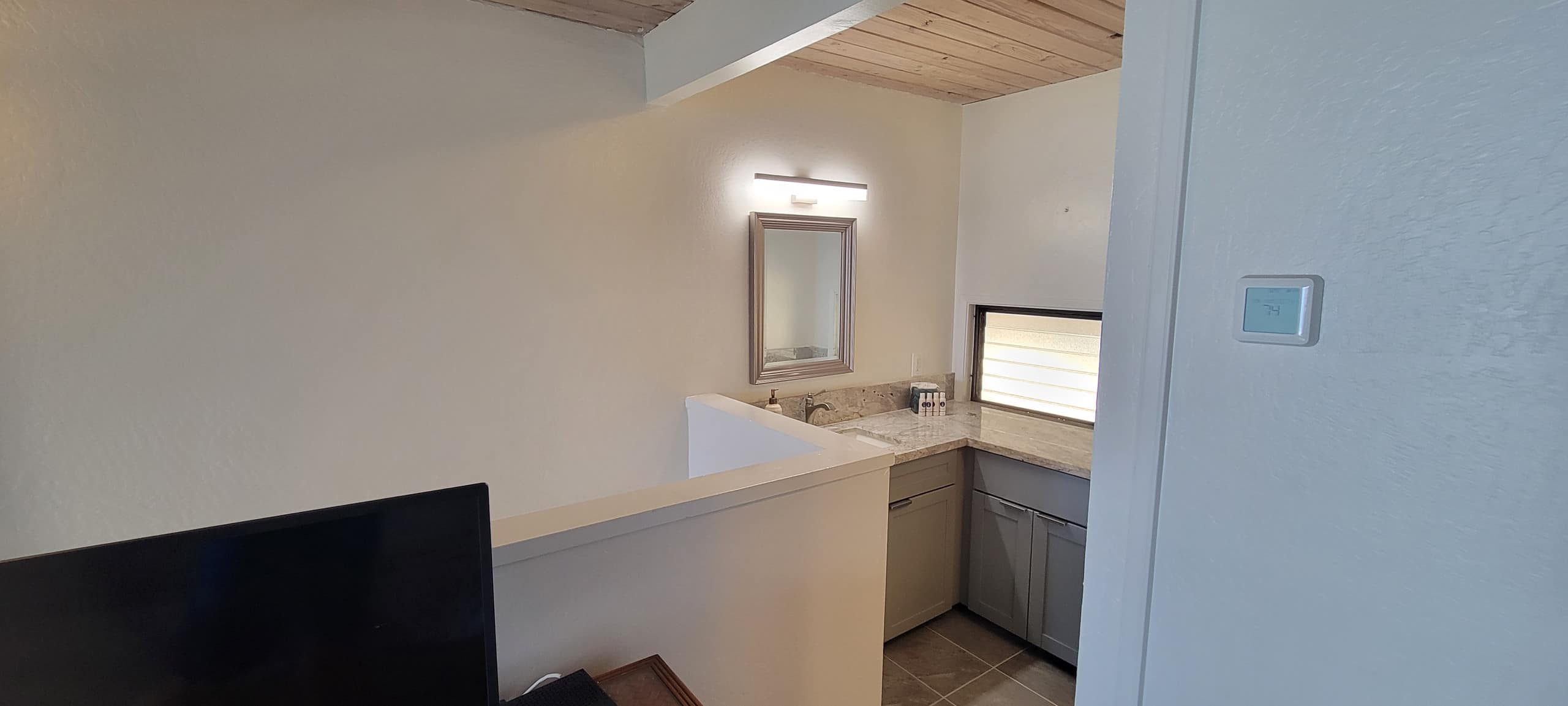 Condo in Lahaina · ★4.36 · 2 bedrooms · 4 beds · 2 baths - Image 11